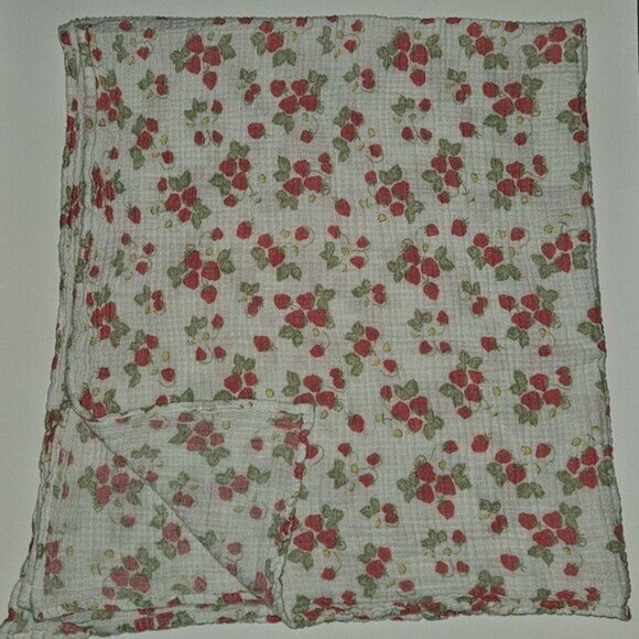 Hudson Baby HB Strawberry Print Muslin 100% Cotton Swaddle Blanket Baby Lovey - Picture 1 of 7